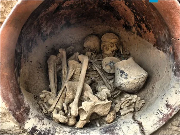 Bronze Age burial site of powerful woman discovered under ancient palace in Spain 